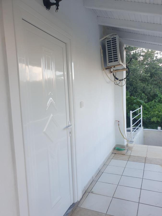 Rosemary House Guest House Sarandë Exterior foto