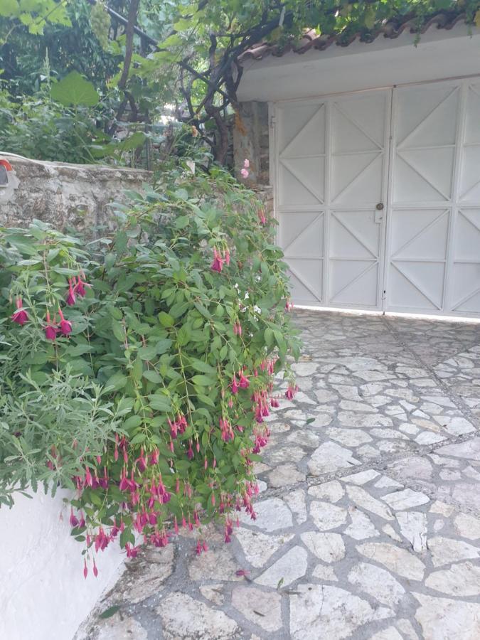 Rosemary House Guest House Sarandë Exterior foto