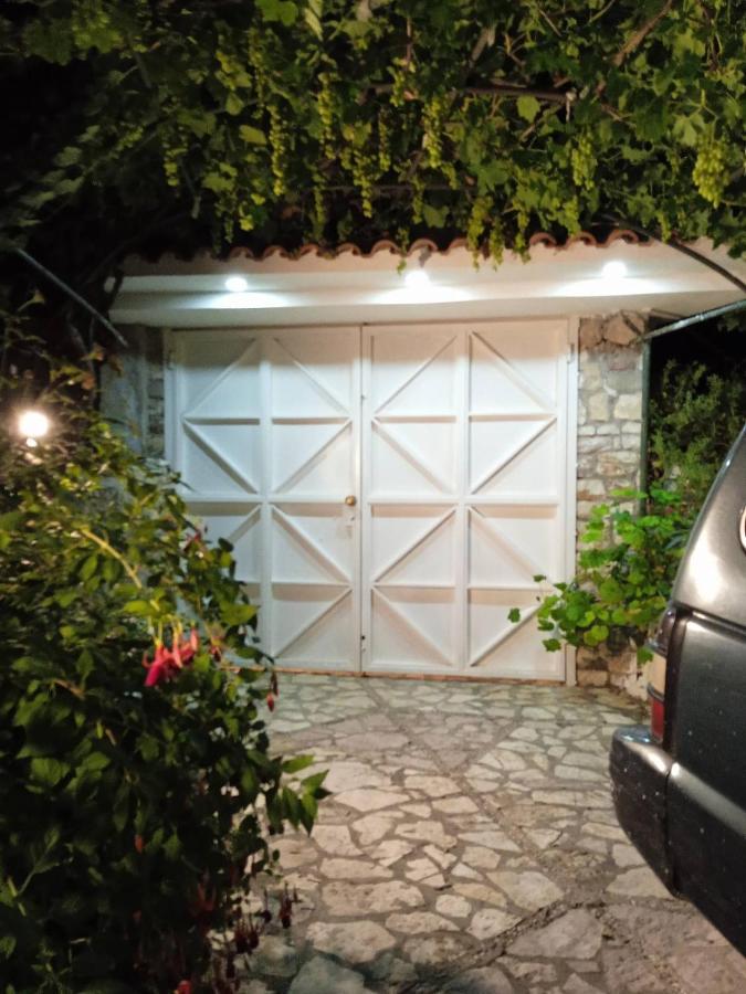 Rosemary House Guest House Sarandë Exterior foto
